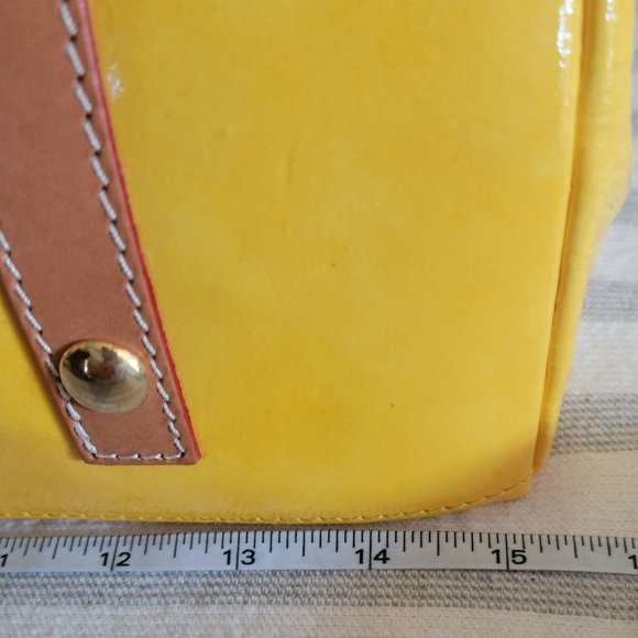 💥💥HOST PICK💥💥Cavalcanti Patent Yellow Quilted Tote - Picture 7 of 16